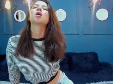 Skyy_Bloom Chaturbate stream image from August 01, 2025