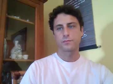 Renud Chaturbate stream image from August 01, 2025