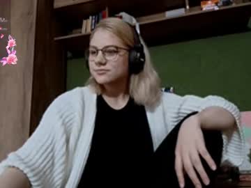 Chelseamaracle Chaturbate stream image from August 01, 2025