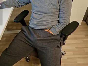 Tree1989 Chaturbate stream image from August 01, 2025