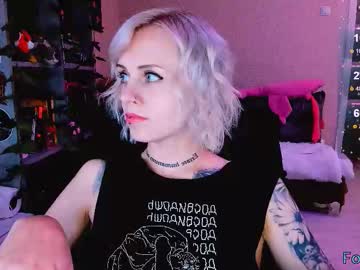 Nanitamoore Chaturbate stream image from August 01, 2025