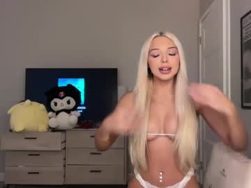 Lilbbyliv Chaturbate stream image from August 01, 2025