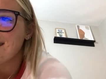 Peepholeprincess Chaturbate stream image from August 02, 2025