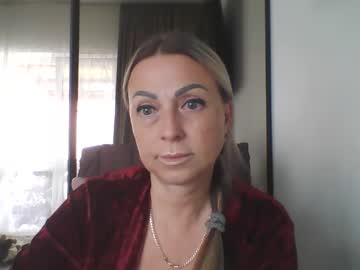 Blondkitti Chaturbate stream image from August 02, 2025