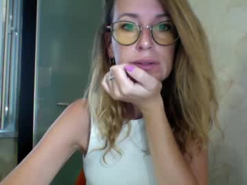 Olyra11 Chaturbate stream image from August 02, 2025