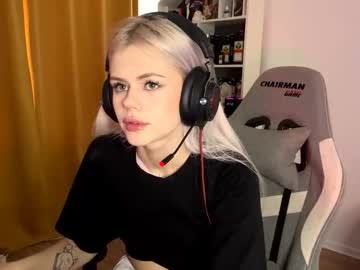 Savannahpinet Chaturbate stream image from August 02, 2025