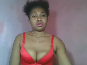 Meraldaaa Chaturbate stream image from August 02, 2025