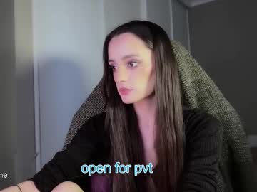 Unhollymeow Chaturbate stream image from August 02, 2025