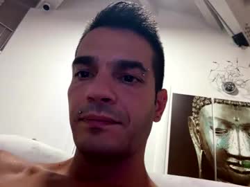 Coppiagayporn Chaturbate stream image from August 02, 2025
