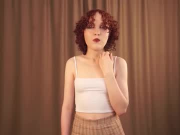 Emilieyozzo Chaturbate stream image from August 02, 2025