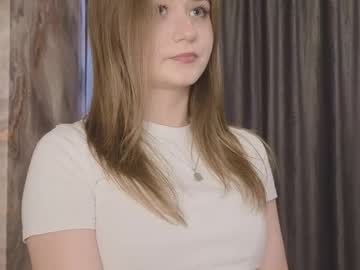 Blondelldavolt Chaturbate stream image from August 03, 2025