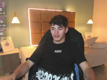 Alejootwink Chaturbate stream image from August 03, 2025