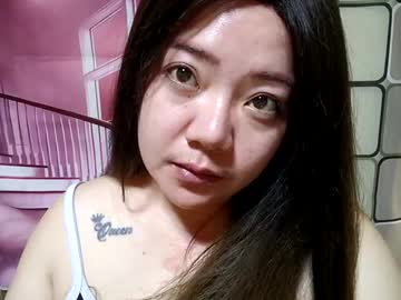 Izettloves Chaturbate stream image from August 03, 2025
