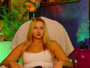 Adrelaxina Chaturbate stream image from August 03, 2025