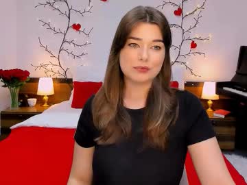 Arigraynor Chaturbate stream image from August 03, 2025