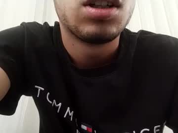 Innocent_18age Chaturbate stream image from August 03, 2025