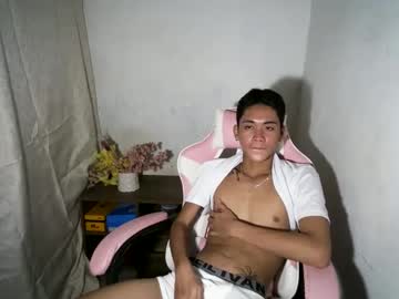 Leemoreno18 Chaturbate stream image from August 03, 2025