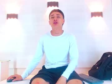 Jeic_18 Chaturbate stream image from August 03, 2025