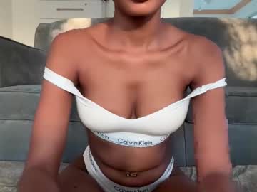Caramelmelissa Chaturbate stream image from August 03, 2025