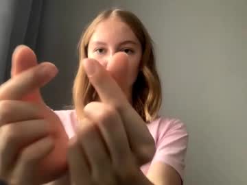 Autumnroginson Chaturbate stream image from August 03, 2025