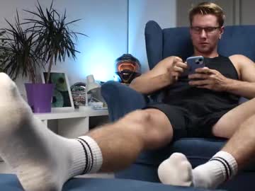 Kevin_Park Chaturbate stream image from August 03, 2025