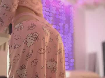 Smolsonja Chaturbate stream image from August 03, 2025