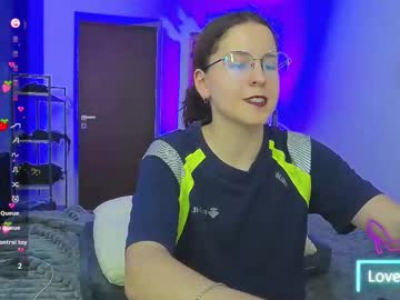 Mayahoney244571 Chaturbate stream image from August 03, 2025