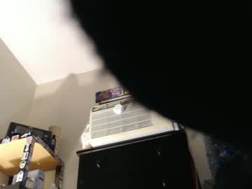 Longstokeer Chaturbate stream image from August 03, 2025