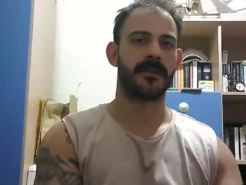Mustbehard Chaturbate stream image from August 03, 2025