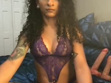 Sofialuxxts Chaturbate stream image from August 04, 2025