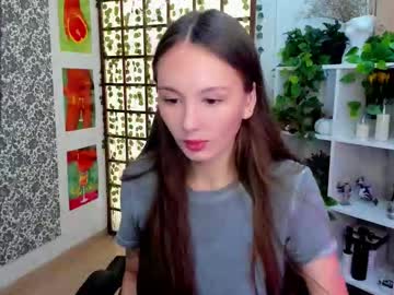 Candy_Me1t Chaturbate stream image from August 04, 2025