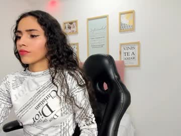Evelin_Shy Chaturbate stream image from August 04, 2025