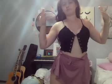 Littlemissvelvet Chaturbate stream image from August 04, 2025