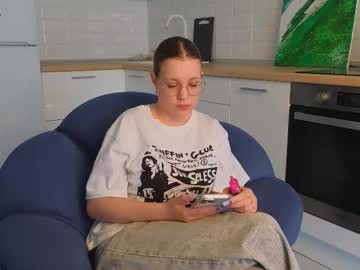 Linhwhisby Chaturbate stream image from August 04, 2025
