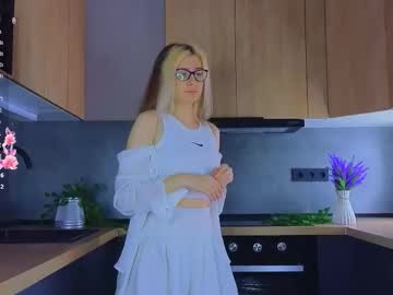 Vixenserene Chaturbate stream image from August 04, 2025