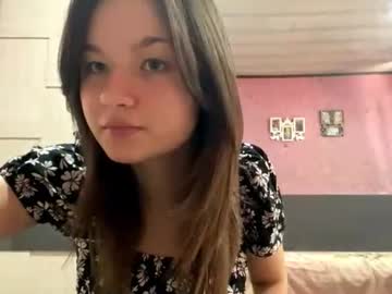 Maeeasterling Chaturbate stream image from August 04, 2025