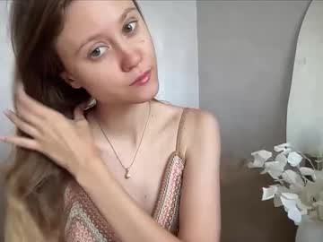 Julietsensation Chaturbate stream image from August 04, 2025