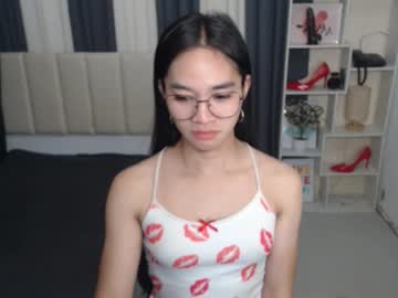 Petiteasianmarian Chaturbate stream image from August 04, 2025