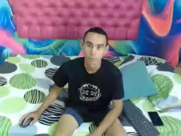 Seres_Inocentes Chaturbate stream image from August 04, 2025