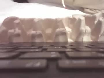 Dokender Chaturbate stream image from August 04, 2025