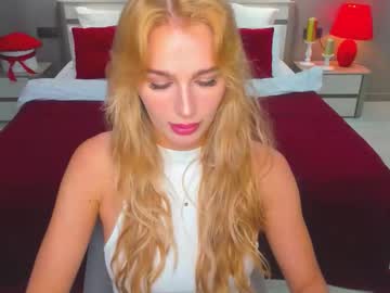 Flora_Kisses Chaturbate stream image from August 04, 2025