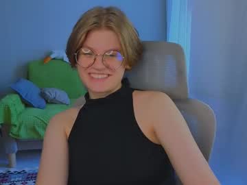Jess0e9 stream image from August 04, 2025