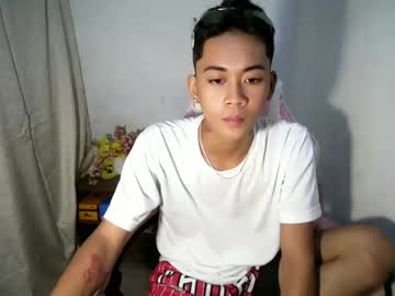 Leemoreno18 Chaturbate stream image from August 04, 2025