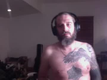 Makeyoushakeattheknees Chaturbate stream image from August 04, 2025