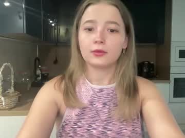 Charmingsarahh Chaturbate stream image from August 04, 2025