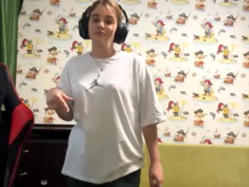 Tenishamilin Chaturbate stream image from August 04, 2025
