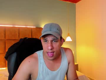 Jheidertwink Chaturbate stream image from August 04, 2025