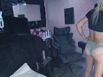 Lonaxoxo Chaturbate stream image from August 04, 2025
