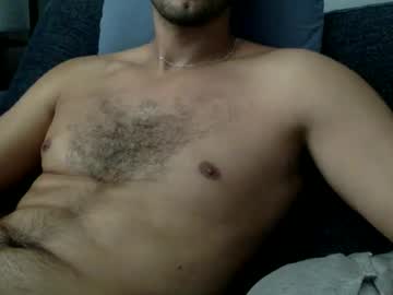 Sneakyyfun Chaturbate stream image from August 04, 2025