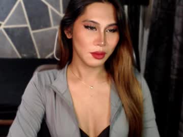 Herrafoxx Chaturbate stream image from August 04, 2025